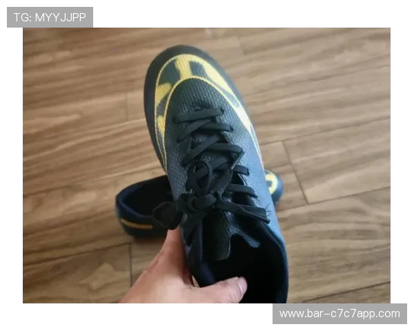 全球足球巨星球鞋选择盘点 看看梅西C罗等人都穿什么鞋 全球足球巨星球鞋选择盘点 看看梅西C罗等人都穿什么鞋