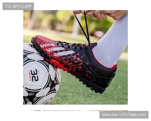 足球明星战靴钉数揭秘不同鞋钉数量如何影响比赛表现